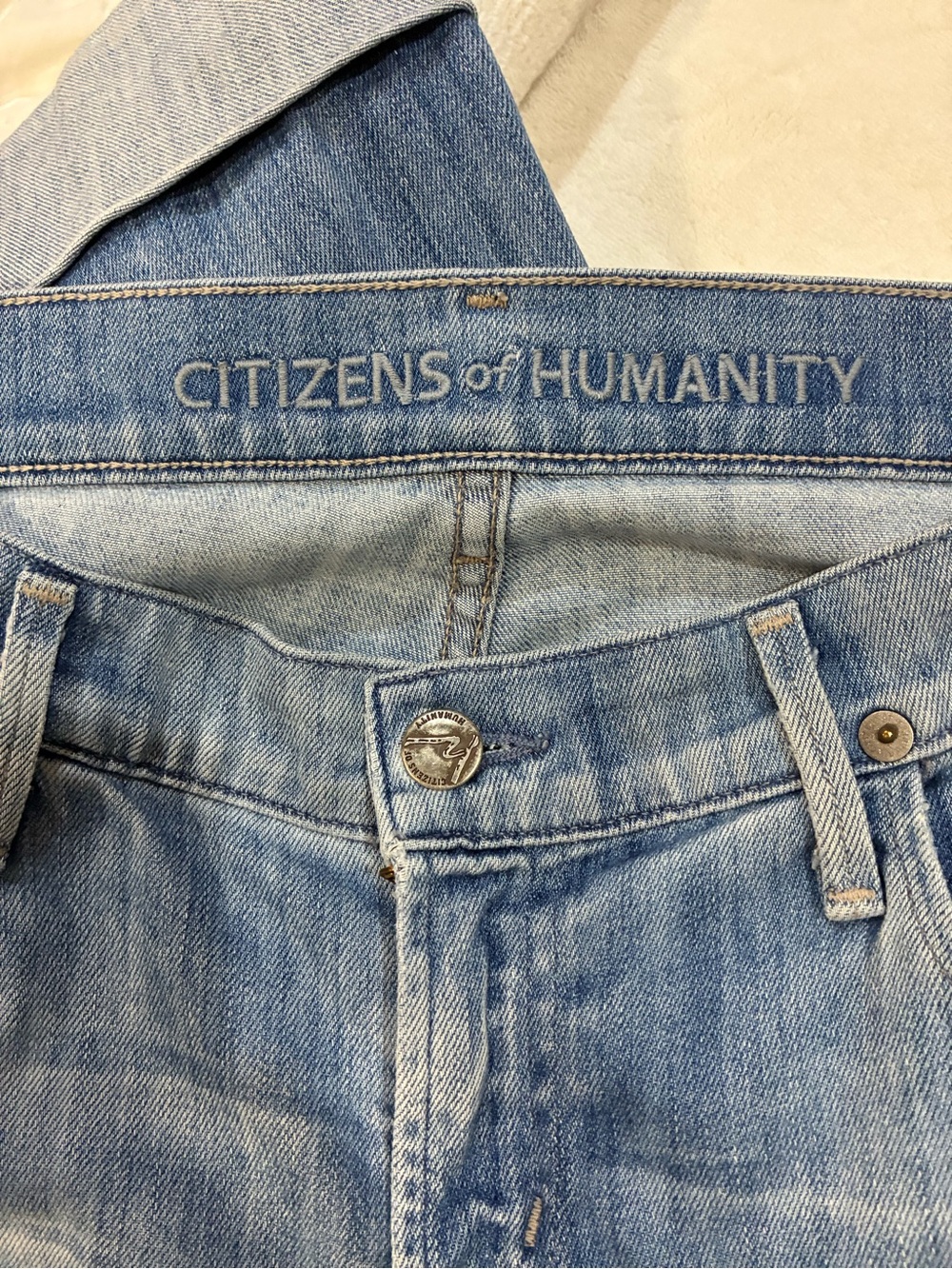 Citizens Of Humanity Men’s Light Wash Slim Straight Jeans